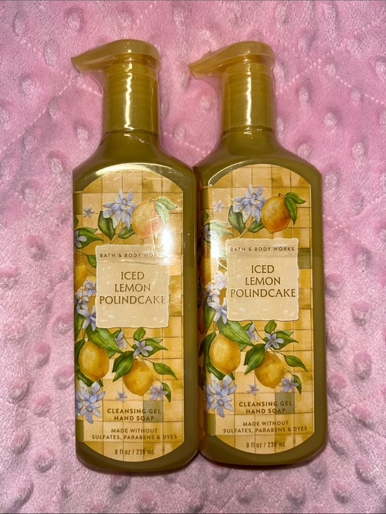 Bath & Body Works Other - Bath & Body Works Iced Lemon Poundcake Hand Soap - Yellow